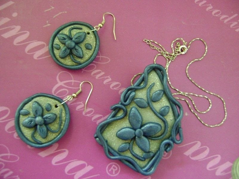 Fimo Jewelry · A Clay Pendant · Jewelry Making on Cut Out + Keep
