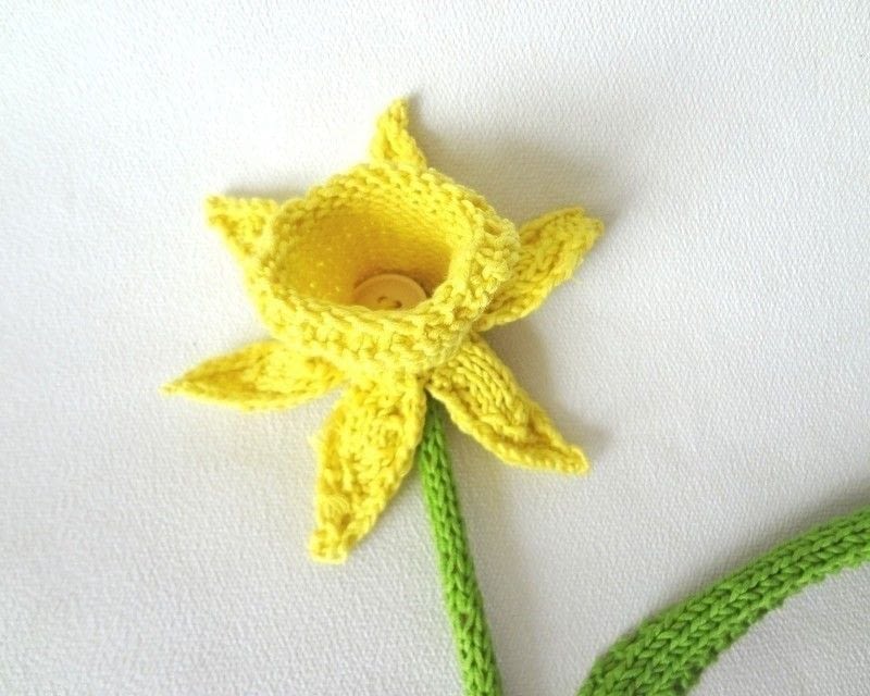 Knitted Daffodils · A Bouquet · Yarn Craft and Knitting on Cut Out + Keep