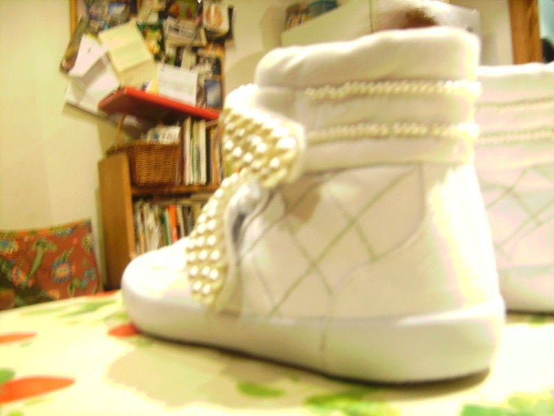 full_ghetto_shoes_002_1233816808.jpg