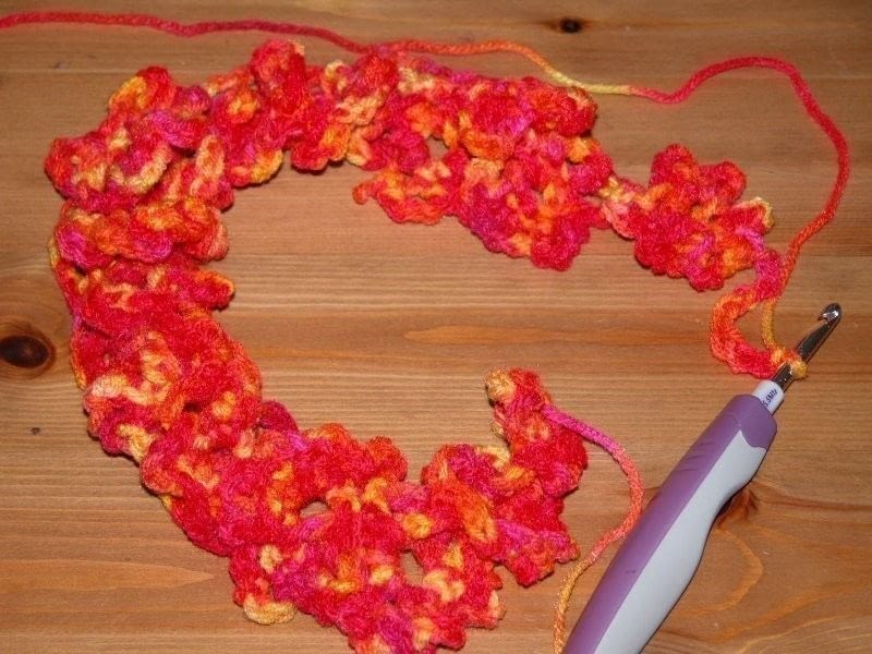 Flower Chain ? A Flowers & Rosettes ? Crochet on Cut Out ...