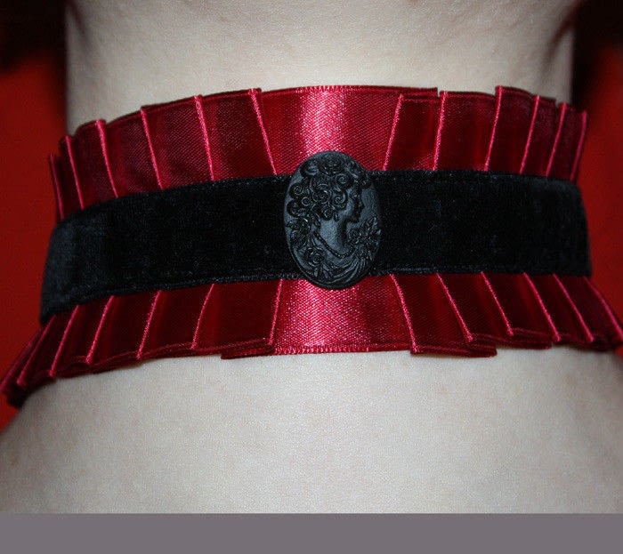 Red ribbon choker Clearance