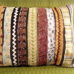 Scrappy Strips Pillow Tutorial