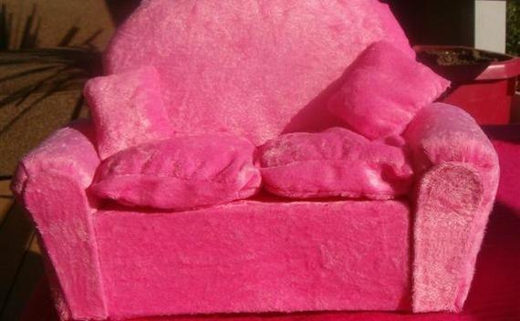 Lovely Couch For Barbie!