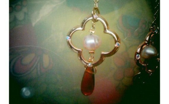 Clover Pearl Earrings