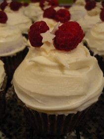 White Chocolate And Raspberry Cupcakes