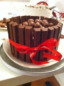 Kit Kat Cake 