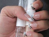 French Manicure Twist