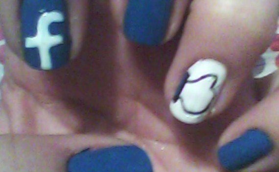 Facebook Nail Art