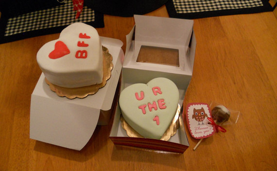 6" Conversational Cakes