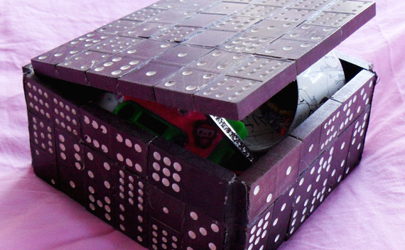 Domino Box
