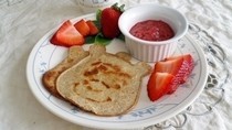 Winnie The Pooh Low Carb Pancakes With Strawberry Sauce