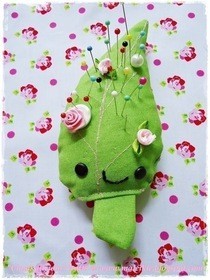 Kawaii Leaf Pin Cushion