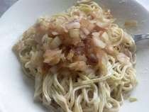Noodles With Caramelised Onions