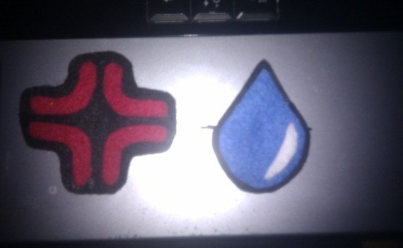 Emote Hairclips