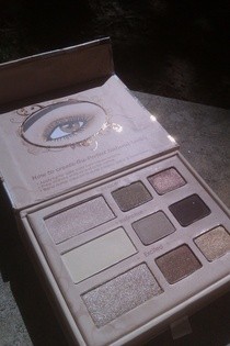 Tips On Taking Great Eyeshadow Swatches