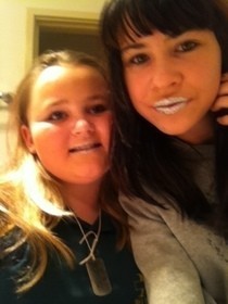 Easy Peasy Glitter Gaga Lips!