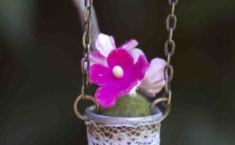 Thimble Flower Necklace
