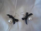 Bubblegoth Pearl Earrings With Bows