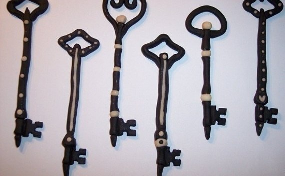 Fimo Glown In The Dark Skeleton Keys