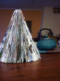 Magazine Christmas Tree