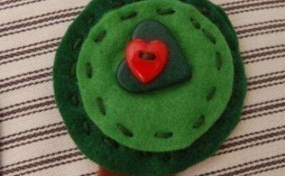 Felt Tree Pin