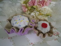 Crafty Cupcake Plushy Pin Cusion 