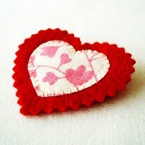 Upcycled Fabric Heart Brooch Tutorial