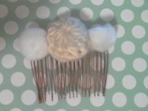 Snowy Pom Pom Barret