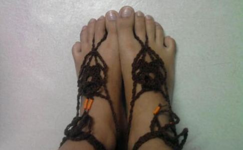 Brown Flower Design Barefoot Crochet :)
