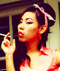Amy Winehouse   Easy Bee Hive Hair Up Do