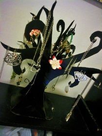 Alice In Wonderland Jewelry Tree