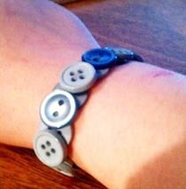 Cute And Easy Button Braclet