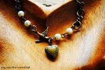 Sparrow And Pearls Wish Locket Bracelet