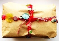 Button Gift Wrap
