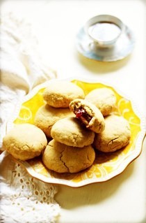 Guava Filled Shortbread Cookies