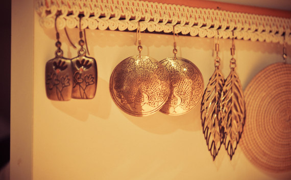 Lace Earring Hanger