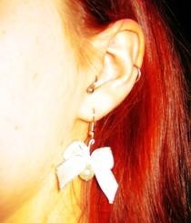 Bubblegoth Pearl Earrings With Bows