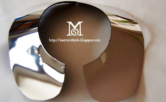 Metal Peter Pan Collar