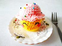 Amigurumi Cupcake Pincushion 