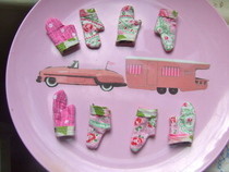 Teensy Tiny Oven Mitts For Blythe, Barbie, Monster High, Pulip