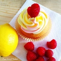 Raspberry Lemon Fun Da Middles Cupcakes