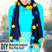 Pom Pom Scarf 