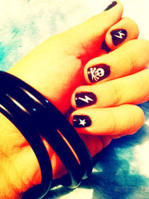 Rocker Nails