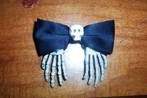 Skeleton Hands Hair Clip