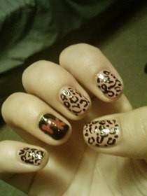 Hello Kitty Nails