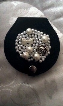 Turn An Old Hand Mirror Into A Flashy One!