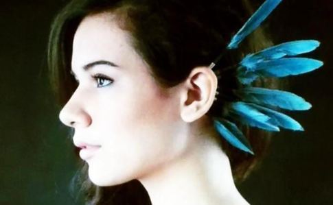 Standing Feather Ear Cuff
