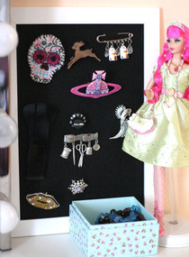 Brooch Display Frame