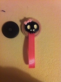 Magnetic Glasses Holder