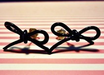 Bow Bow Earrings